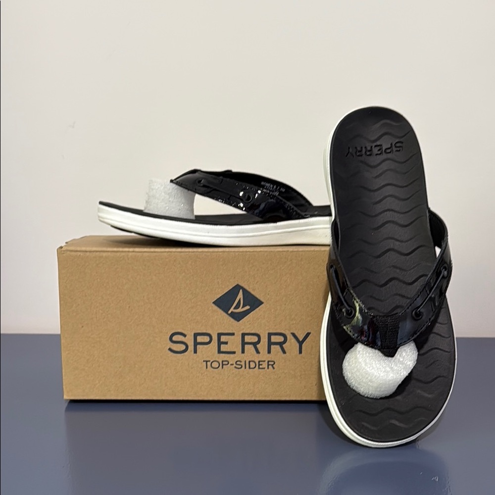 “SPERRY” Adriatic Patent Leather Flip Flops Sandals